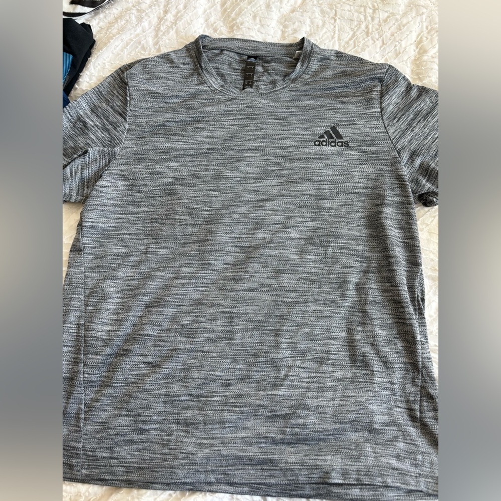 Men’s Adidas Athletic Shirt. Training Shirt in Slate Gray Size L